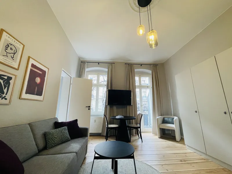MÖBLIERTES Apartment am Helmholtzplatz! FURNISHED apartment at popular Helmholtzplatz! — photo 1